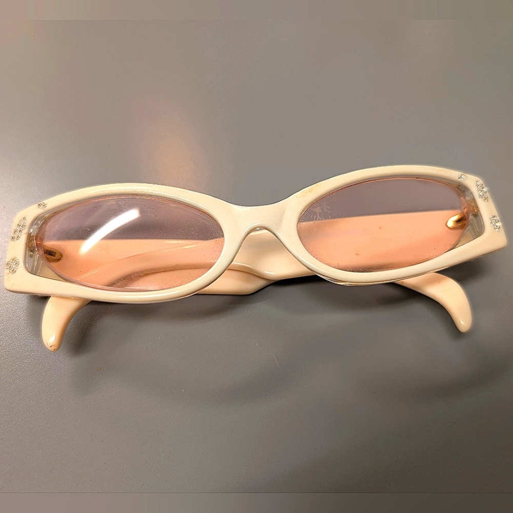 Vintage Nina Ricci Cat Eye Sunglasses Pink Tinted Lenses
